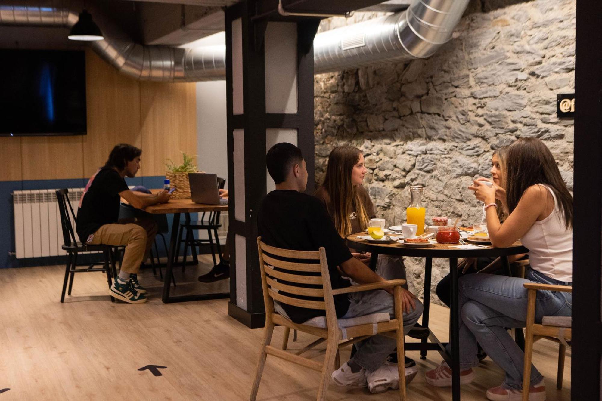 Font Andorra Hostel ラ・マッサナ エクステリア 写真